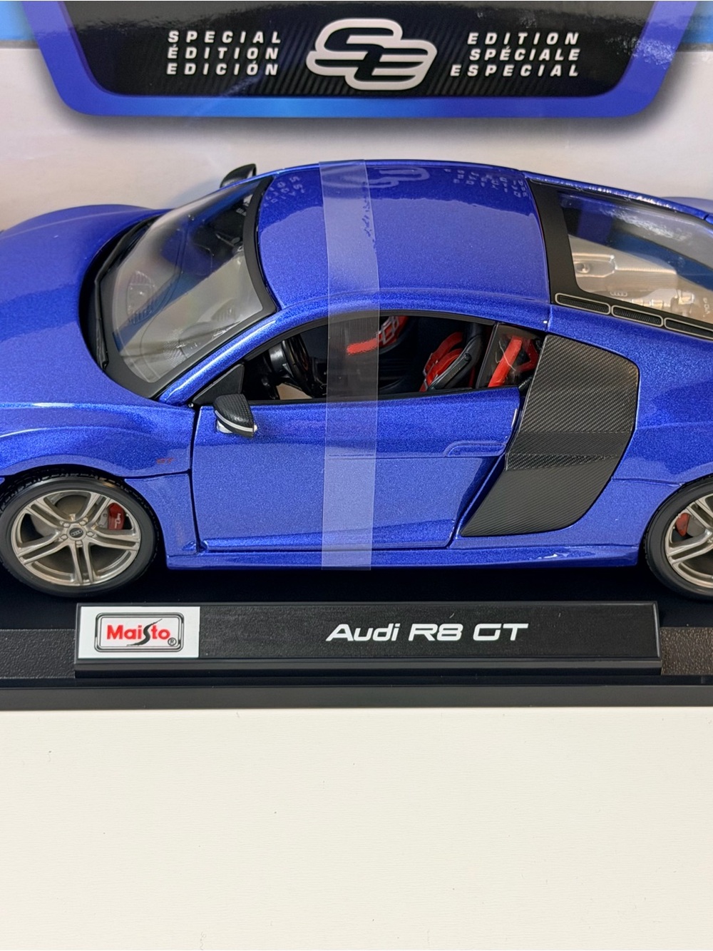 Maisto Audi R8 GT Die-Cast Toy Car - Blue